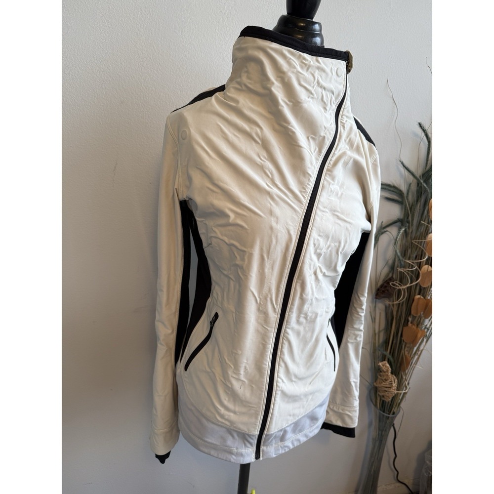 Lululemon Jacket Size 10 Full-Zip Ivory Black Lace Sleeve Run Draft Dodger‎
